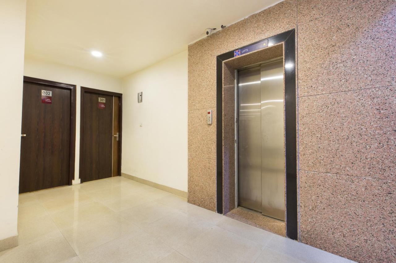 The Alpino Hotel New Delhi Buitenkant foto