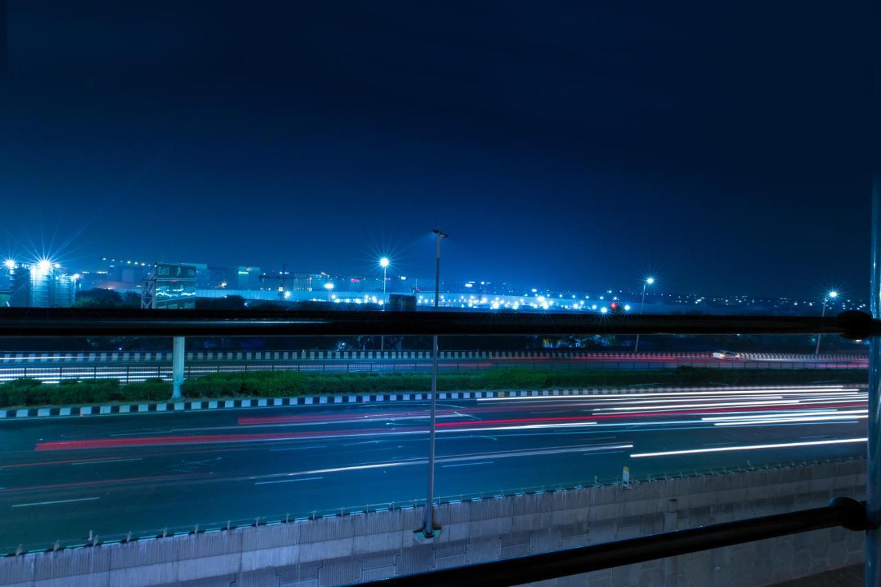 The Alpino Hotel New Delhi Buitenkant foto