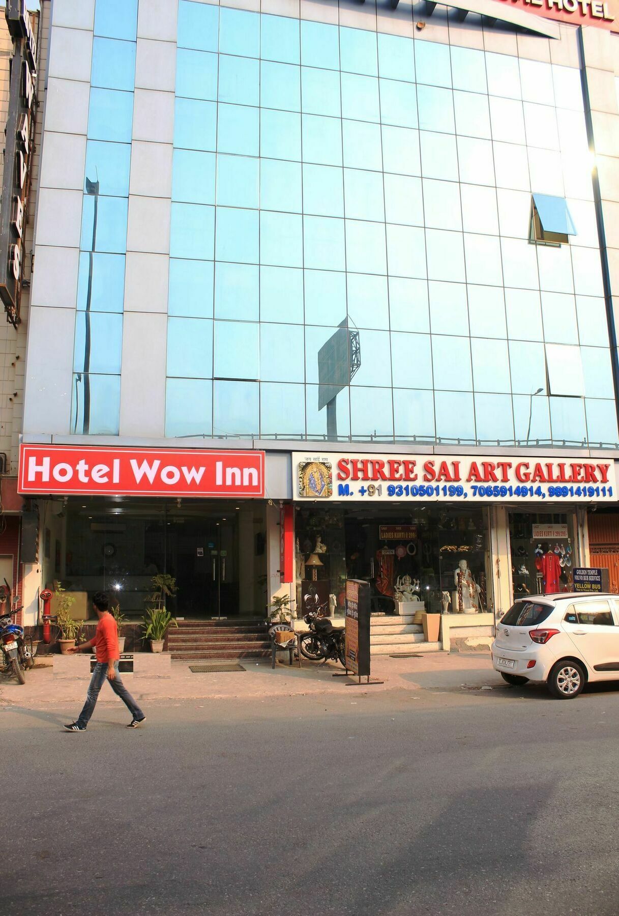 The Alpino Hotel New Delhi Buitenkant foto